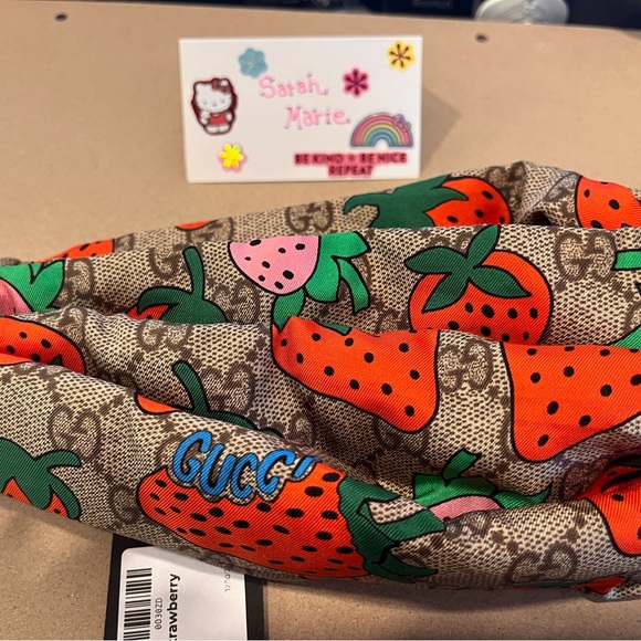 Gucci Silk Strawberry Headband New Condition - Picture 1 of 9